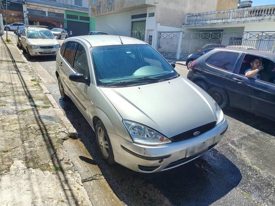 FORD FOCUS 2.0 GHIA 16V GASOLINA 4P AUTOMÁTICO